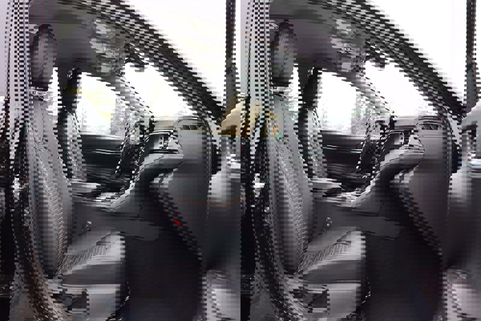 Used 2022 Toyota Camry SE image 20