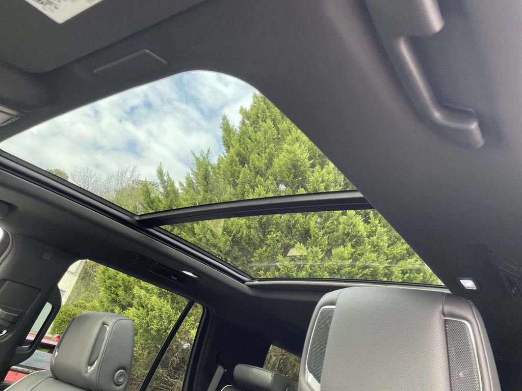 New 2026 Cadillac Escalade Sport w/ LPO, ONYX Package image 20