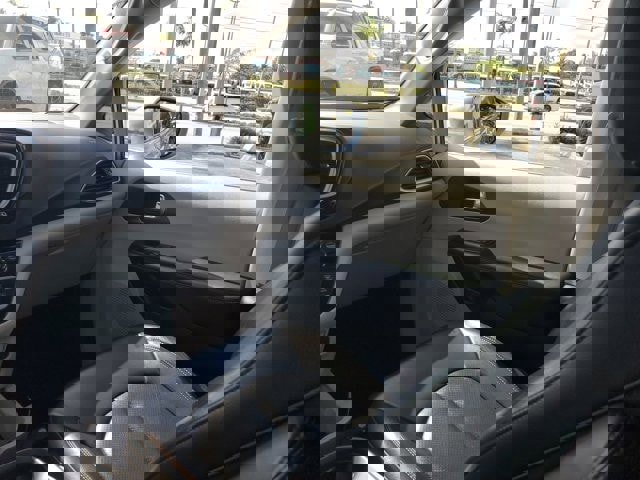 Used 2018 Chrysler Pacifica Touring-L w/ Tire & Wheel Group image 16