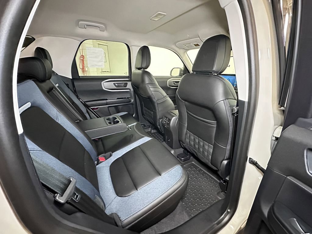 New 2025 Ford Bronco Sport Outer Banks image 4