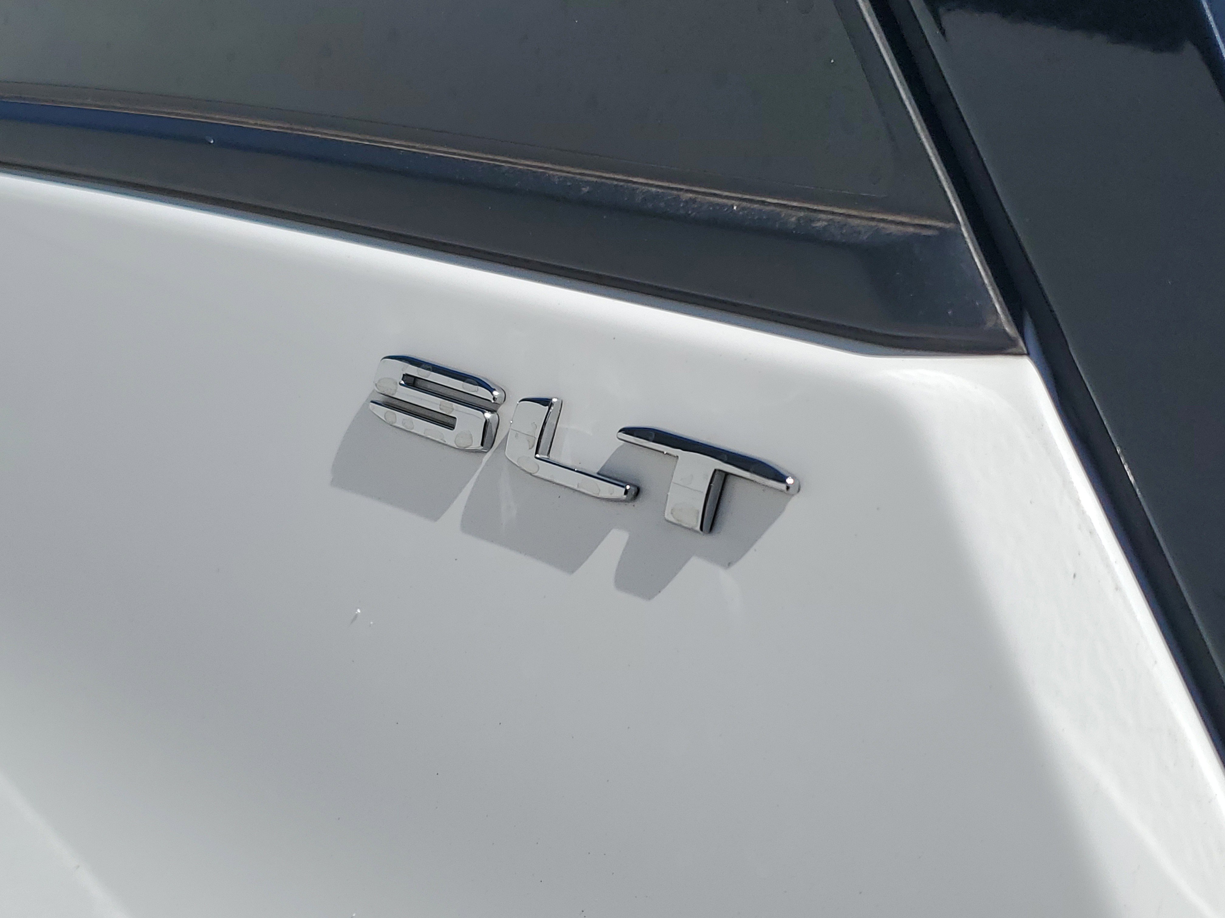 Certified 2024 GMC Terrain SLT w/ Infotainment Package II image 7