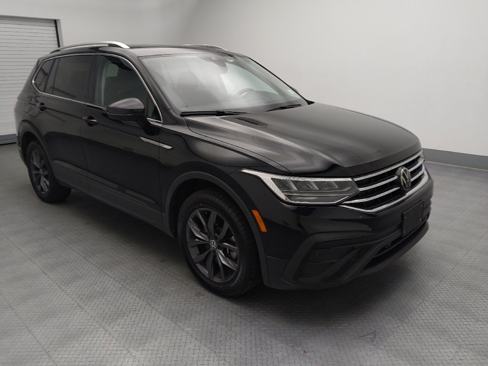 Used 2023 Volkswagen Tiguan SE w/ Panoramic Sunroof Package FWD image 13