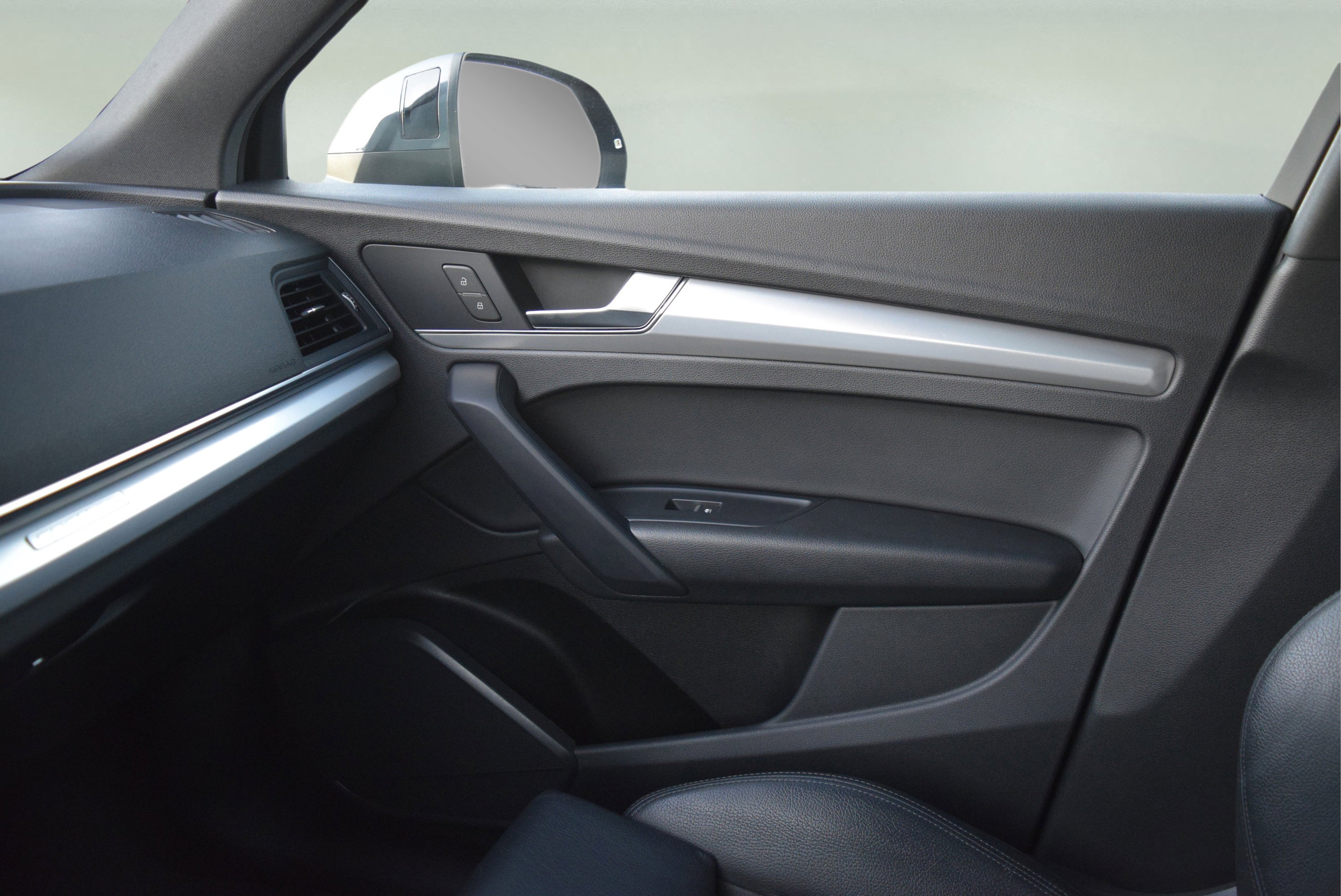 Used 2020 Audi Q5 2.0T Premium w/ Titanium Sport Package image 16