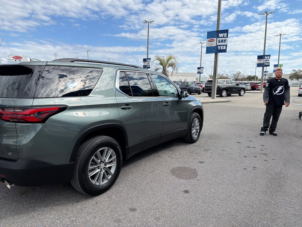 Used 2023 Chevrolet Traverse LT image 6