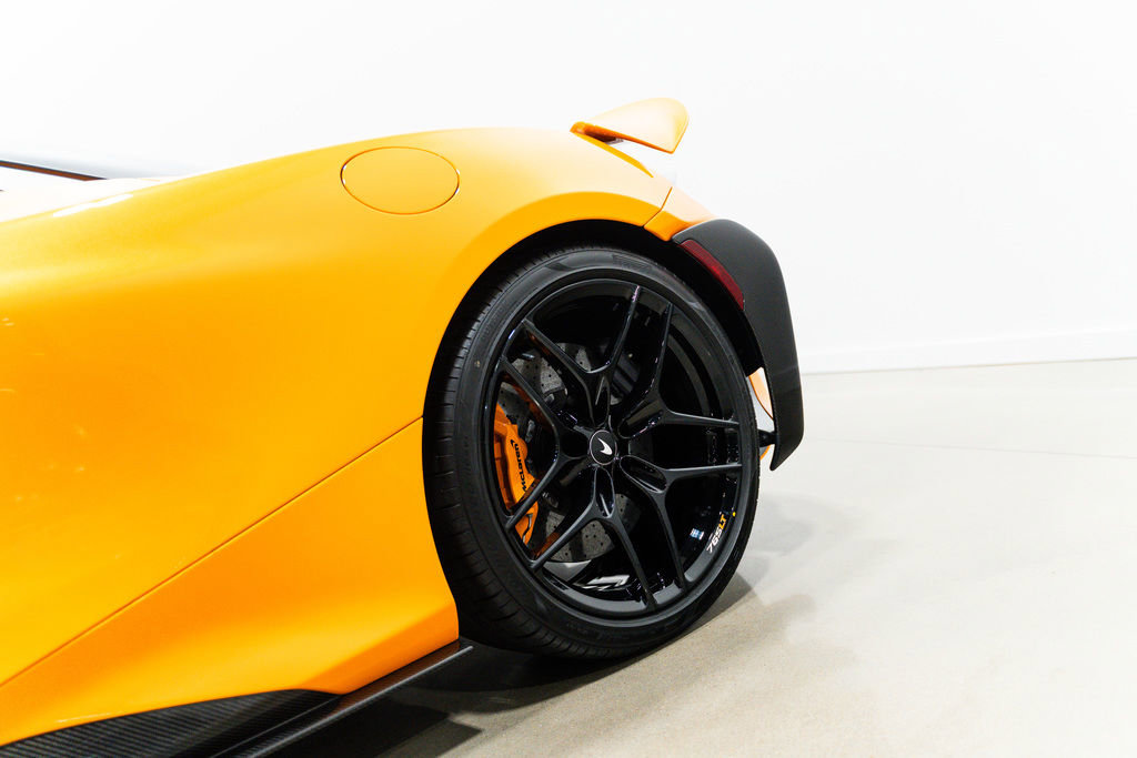 Used 2022 McLaren 765LT RWD image 3