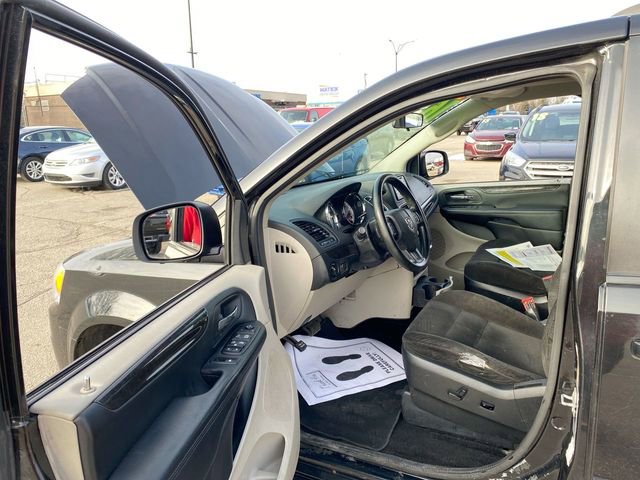 Used 2016 Dodge Grand Caravan SXT FWD image 27