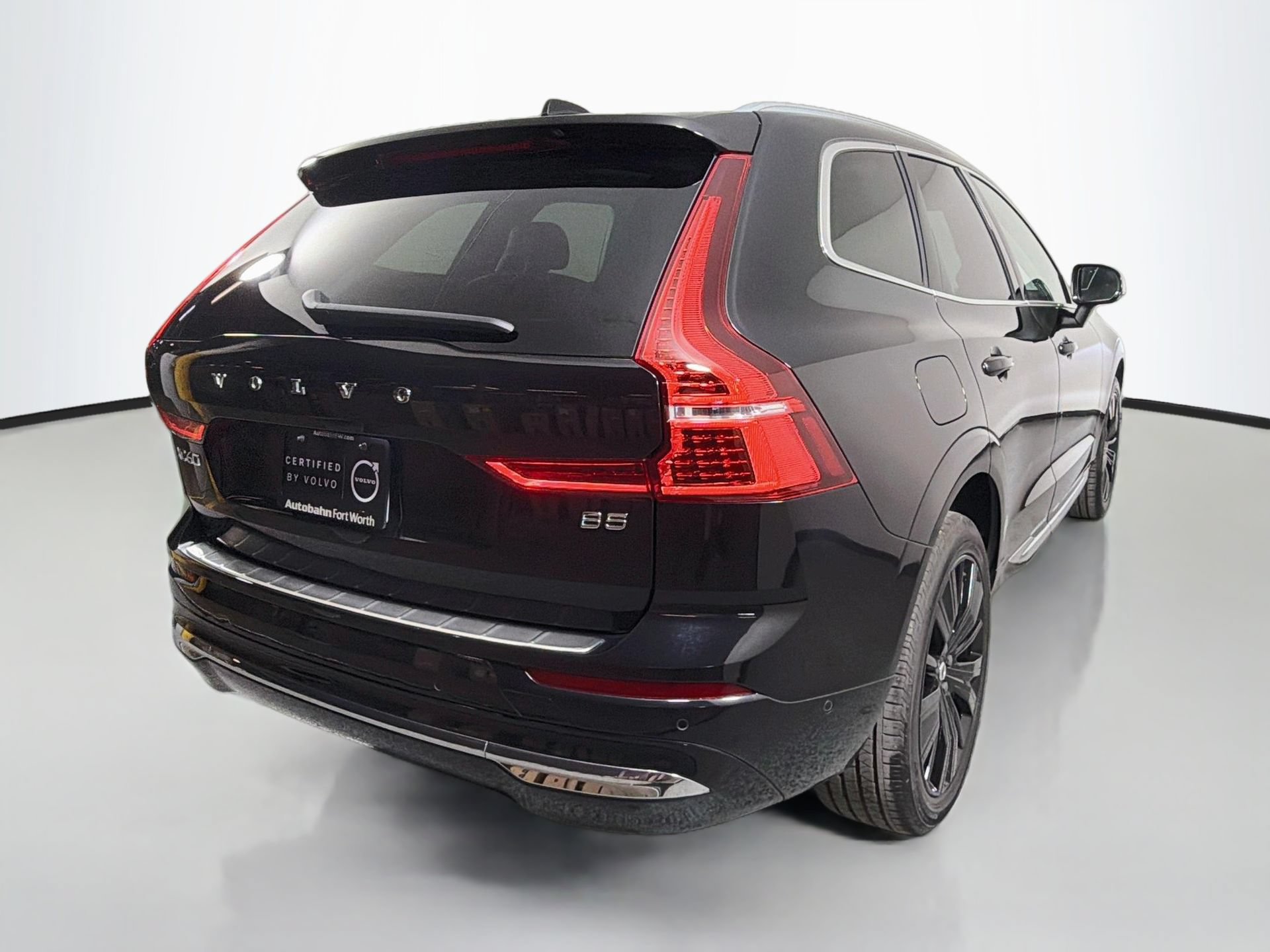 Certified 2023 Volvo XC60 B5 Plus w/ Protection Package Premier FWD image 6