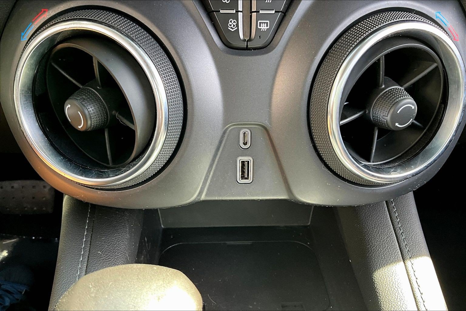 Used 2020 Chevrolet Blazer LT FWD image 11