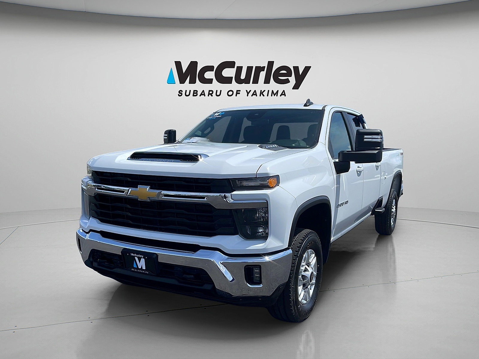 Used 2025 Chevrolet Silverado 2500 LT w/ Convenience Package AWD/4WD image 2