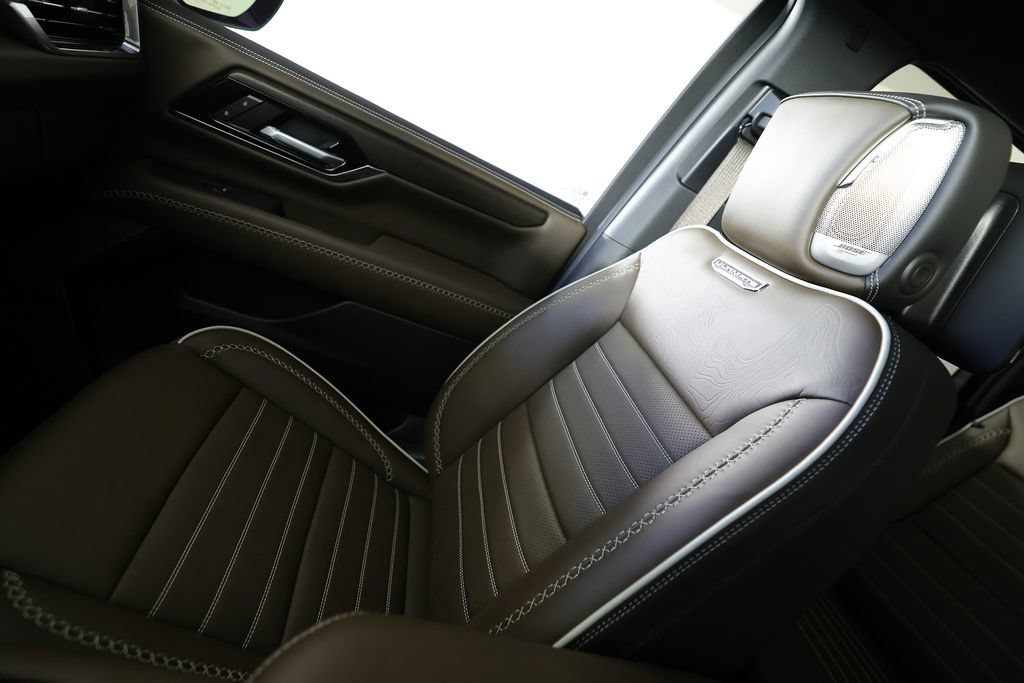 Used 2026 GMC Yukon Denali Ultimate w/ LPO, Floor Liner Package AWD/4WD image 40