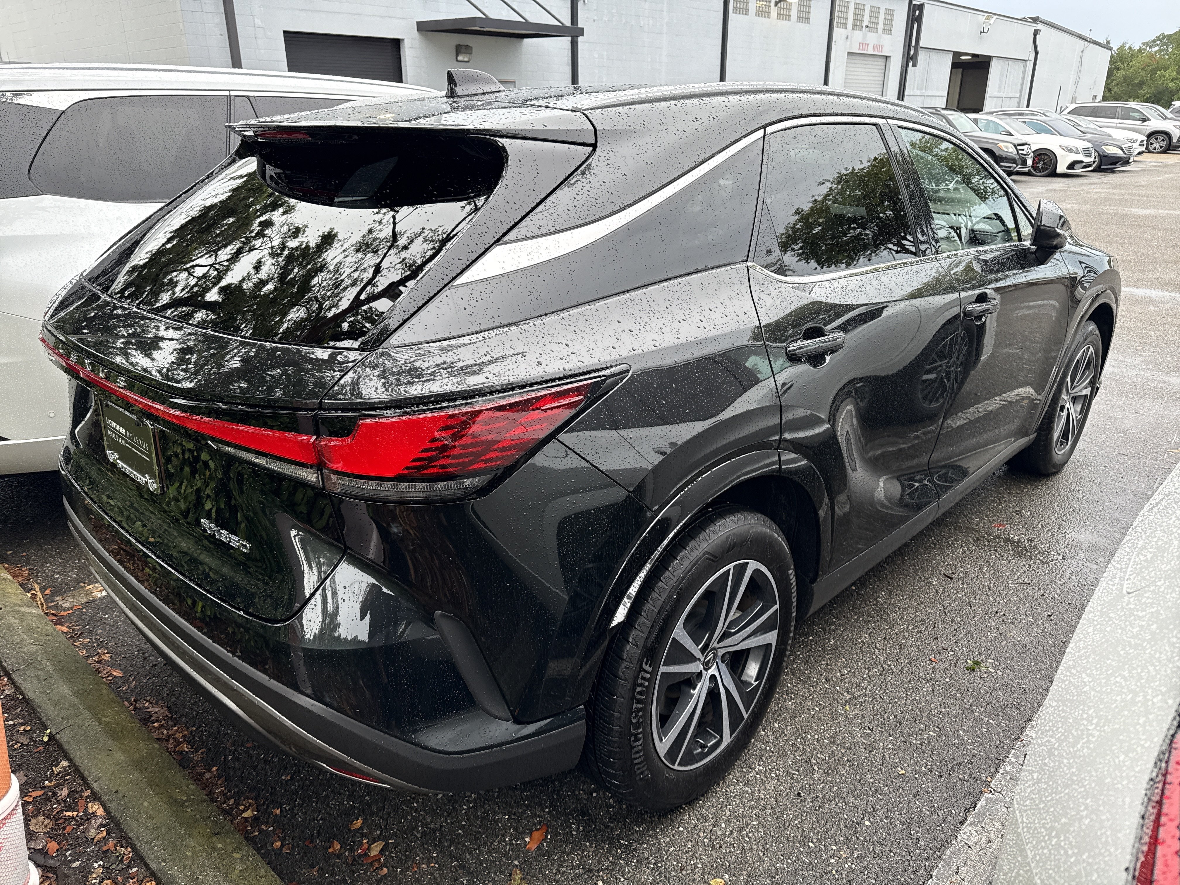 Certified 2025 Lexus RX 350 Premium w/ Accessory Package (Z1) FWD image 4