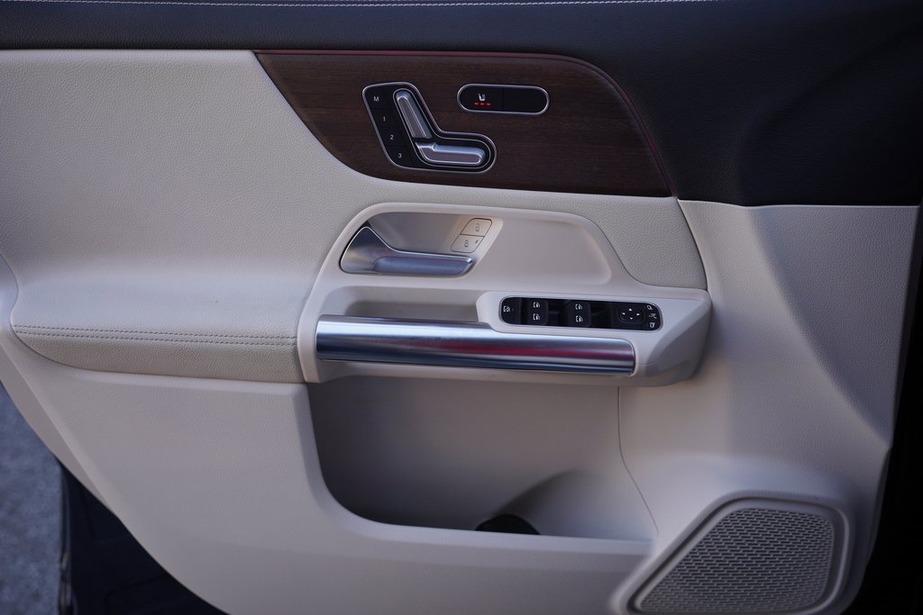 Used 2022 Mercedes-Benz GLA 250 4MATIC w/ Premium Package Lite image 34