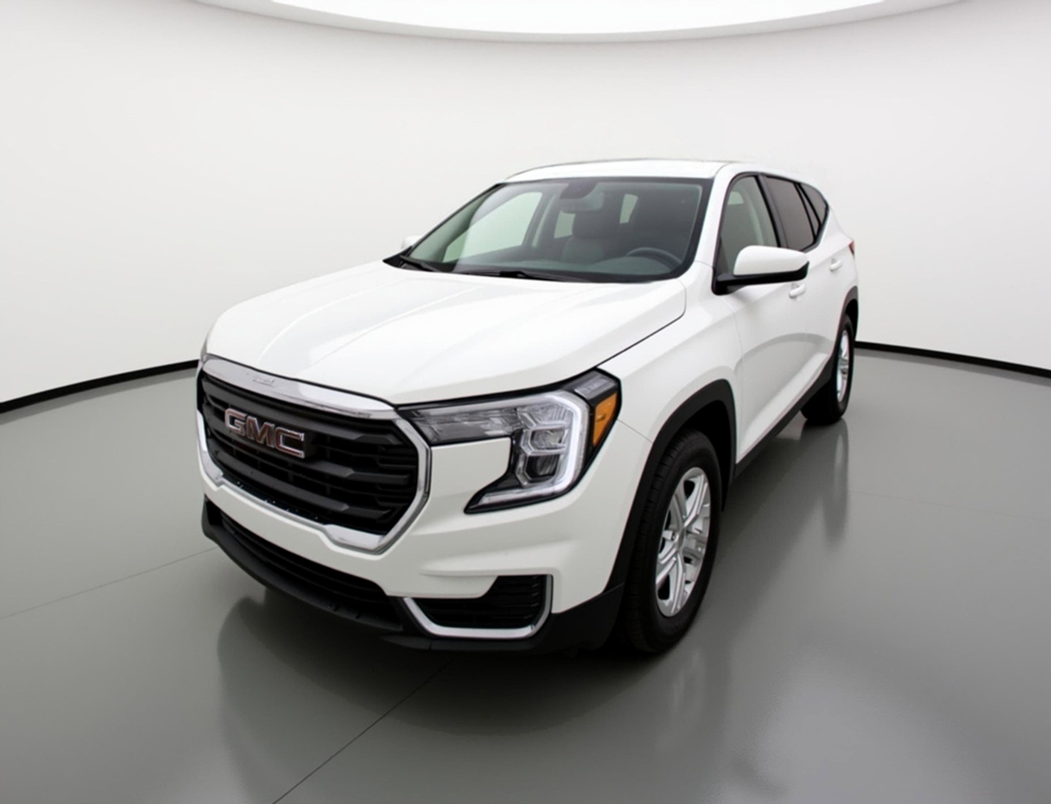 Used 2024 GMC Terrain SLE FWD image 3