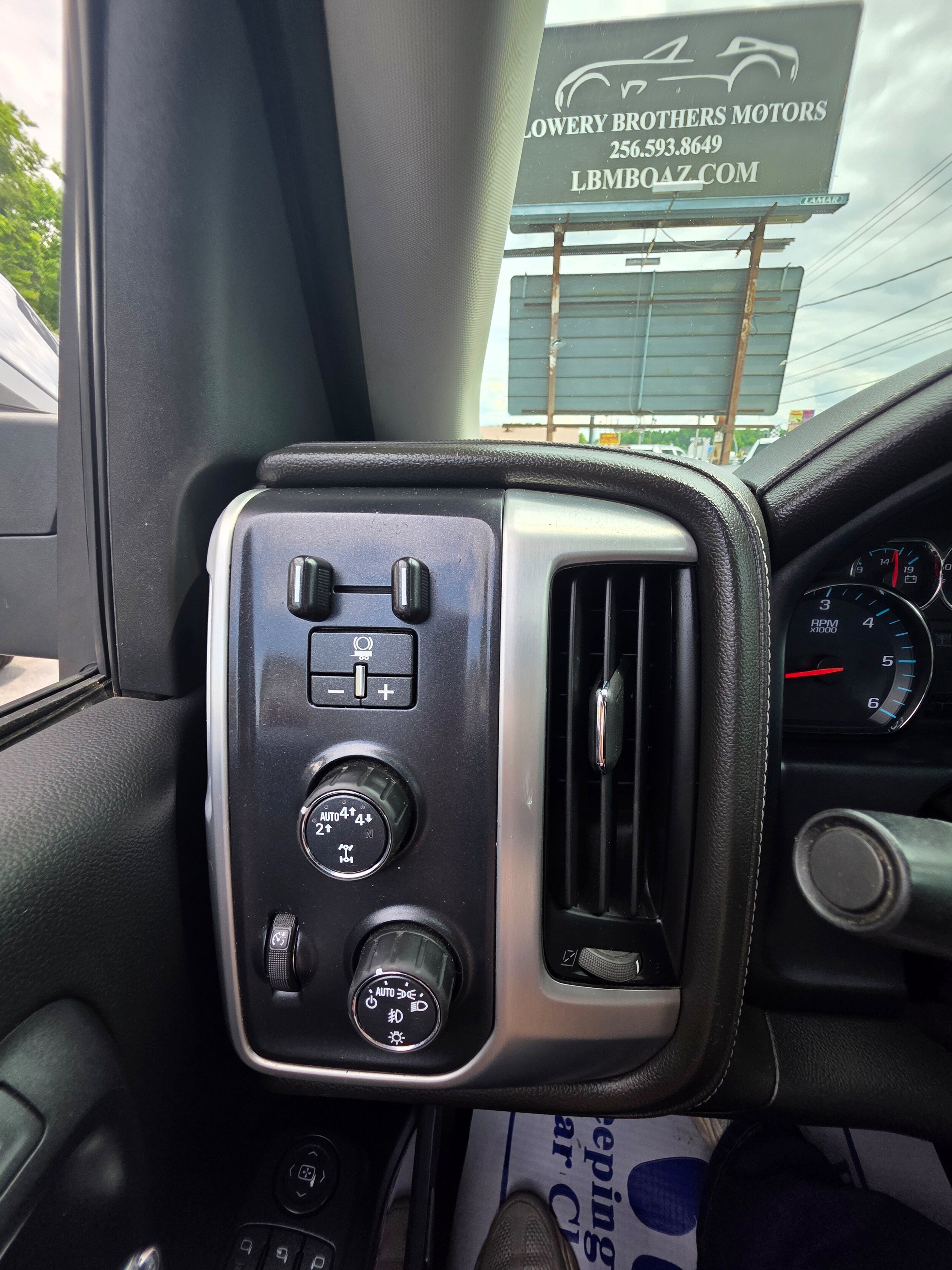 Used 2018 GMC Sierra 1500 SLT AWD/4WD image 16