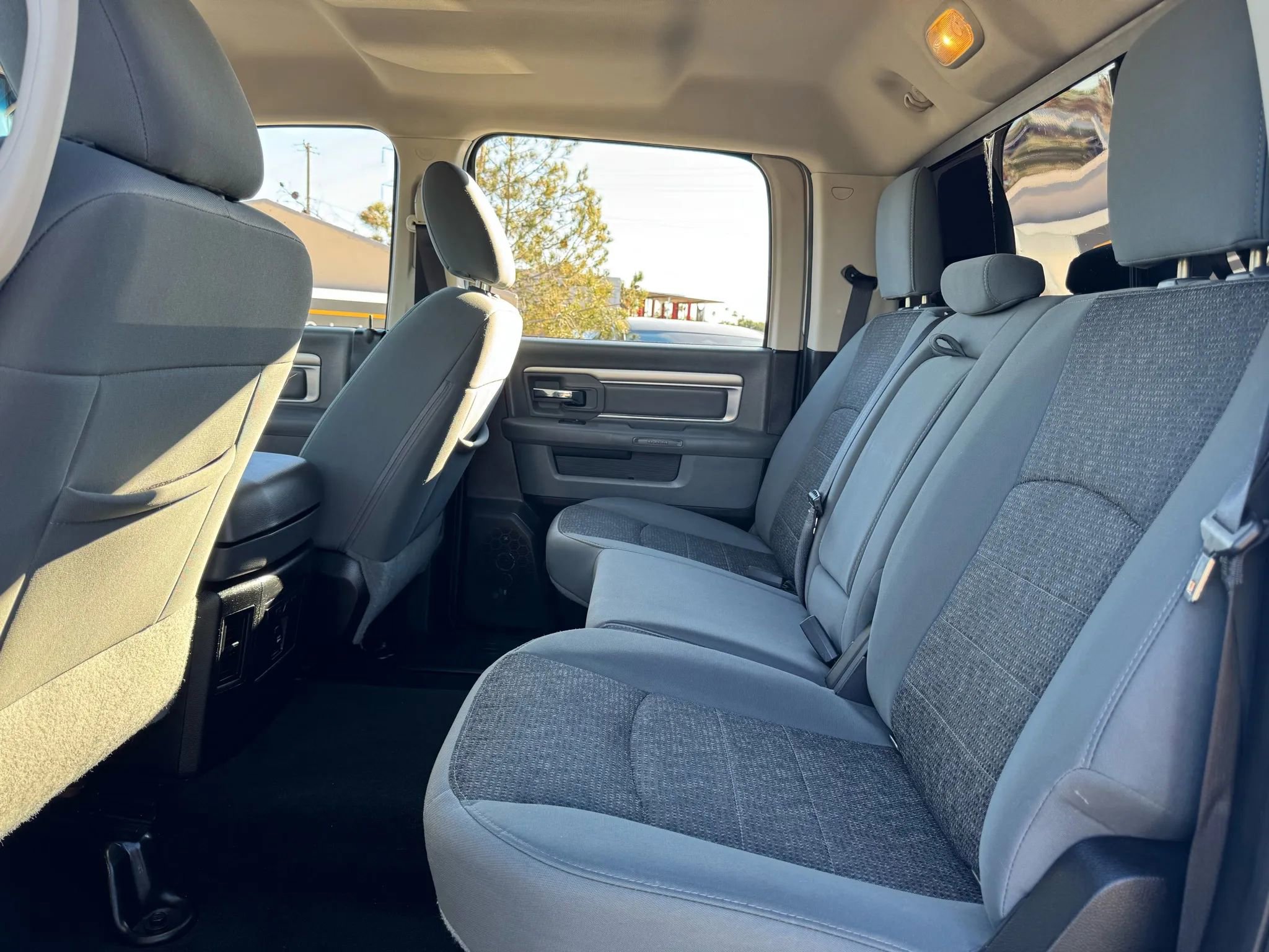 Used 2015 RAM 1500 Lone Star image 29