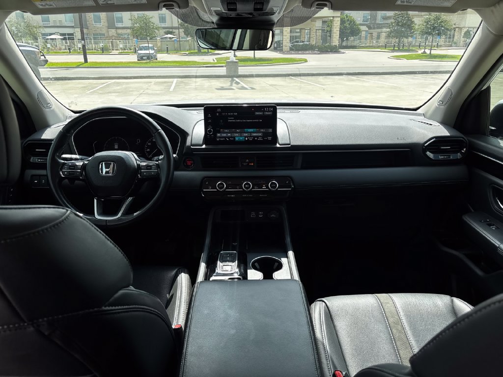 Used 2025 Honda Pilot Touring image 19