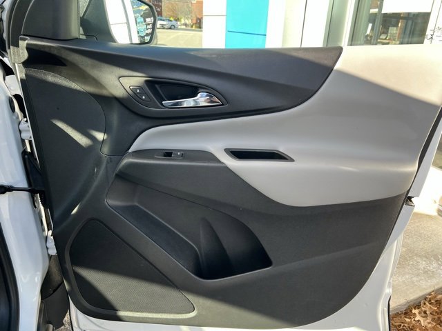 Used 2022 Chevrolet Equinox LS w/ LS Convenience Package image 14