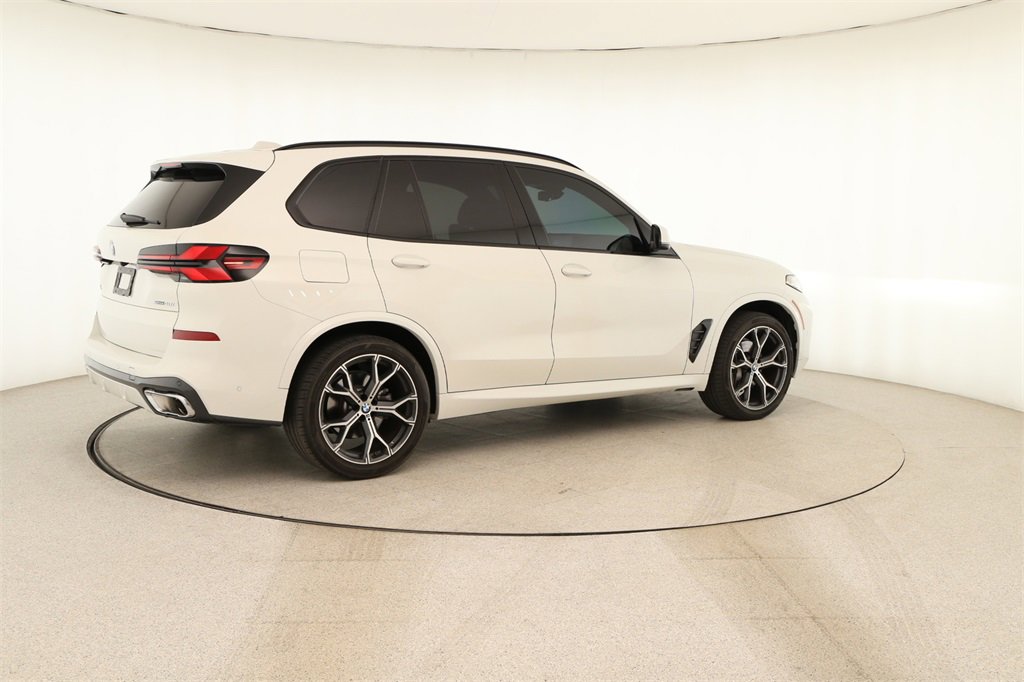Used 2024 BMW X5 sDrive40i w/ M Sport Package image 7