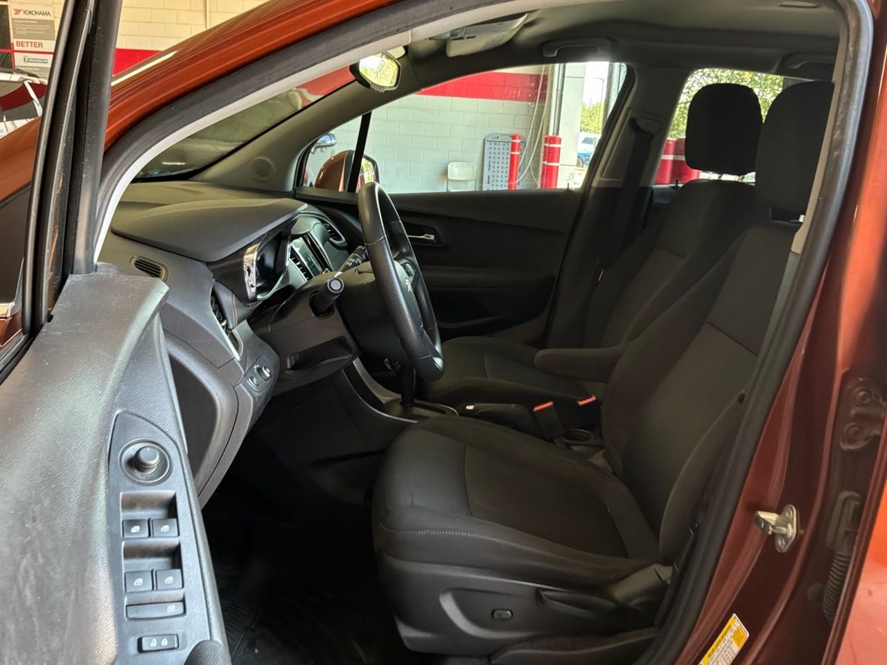 Used 2019 Chevrolet Trax LT w/ LPO, Protection Package AWD/4WD image 10