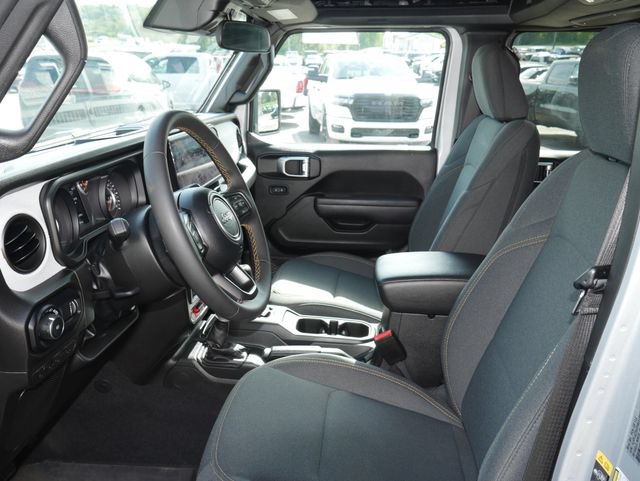 Used 2024 Jeep Wrangler Unlimited Sport AWD/4WD image 2