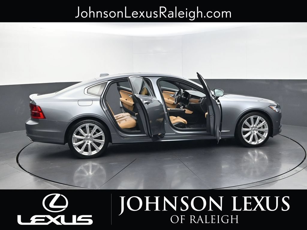 Used 2020 Volvo S90 T8 Inscription AWD/4WD image 32