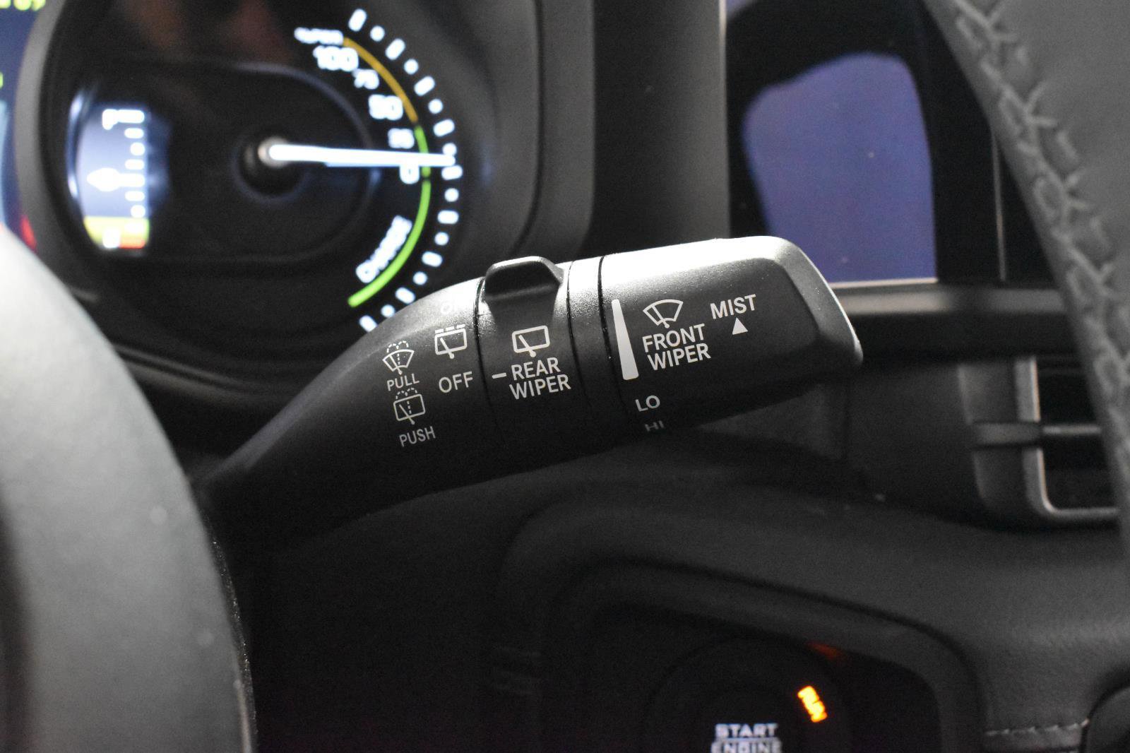 Used 2025 Jeep Wrangler Sahara image 12