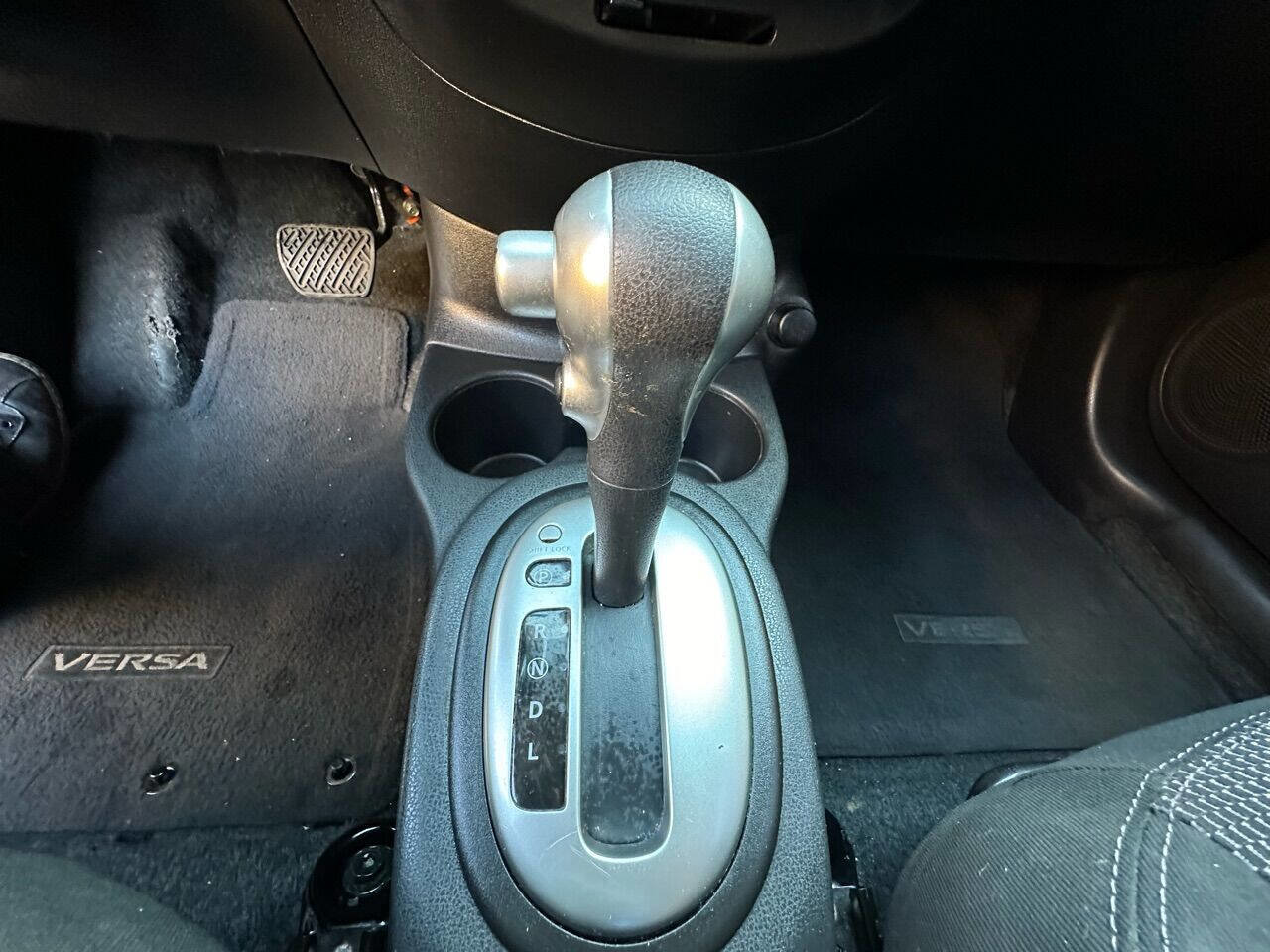 Used 2018 Nissan Versa SV image 16