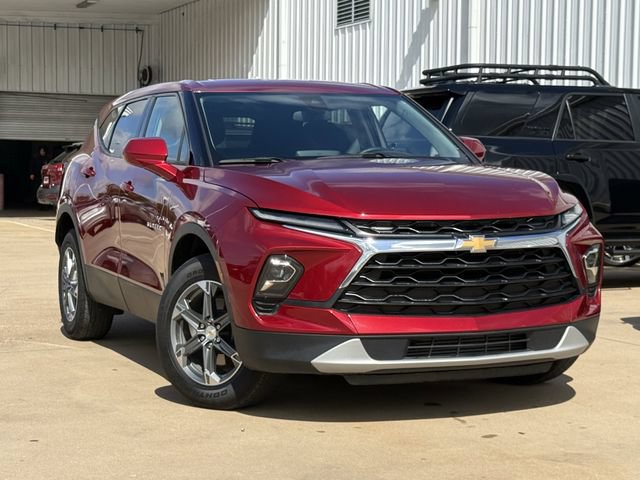 Used 2024 Chevrolet Blazer LT w/ Driver Confidence Package FWD image 2