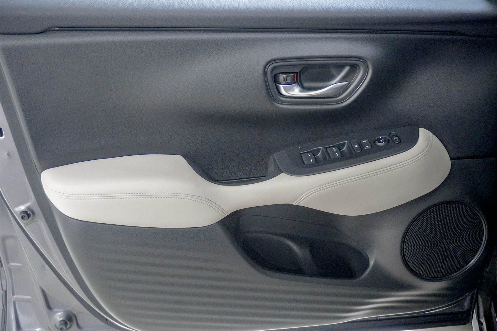 Certified 2024 Honda HR-V LX image 16