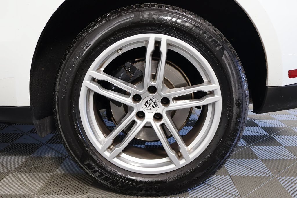 Used 2024 Porsche Macan AWD/4WD image 15