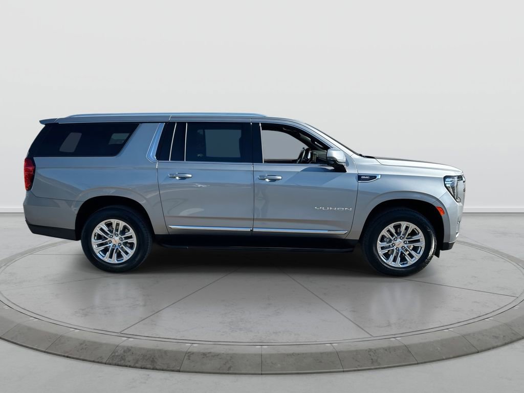Used 2024 GMC Yukon XL SLT w/ SLT Luxury Package AWD/4WD image 9