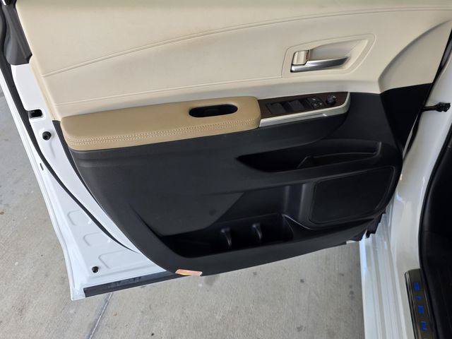 Certified 2024 Toyota Sienna XLE FWD image 34