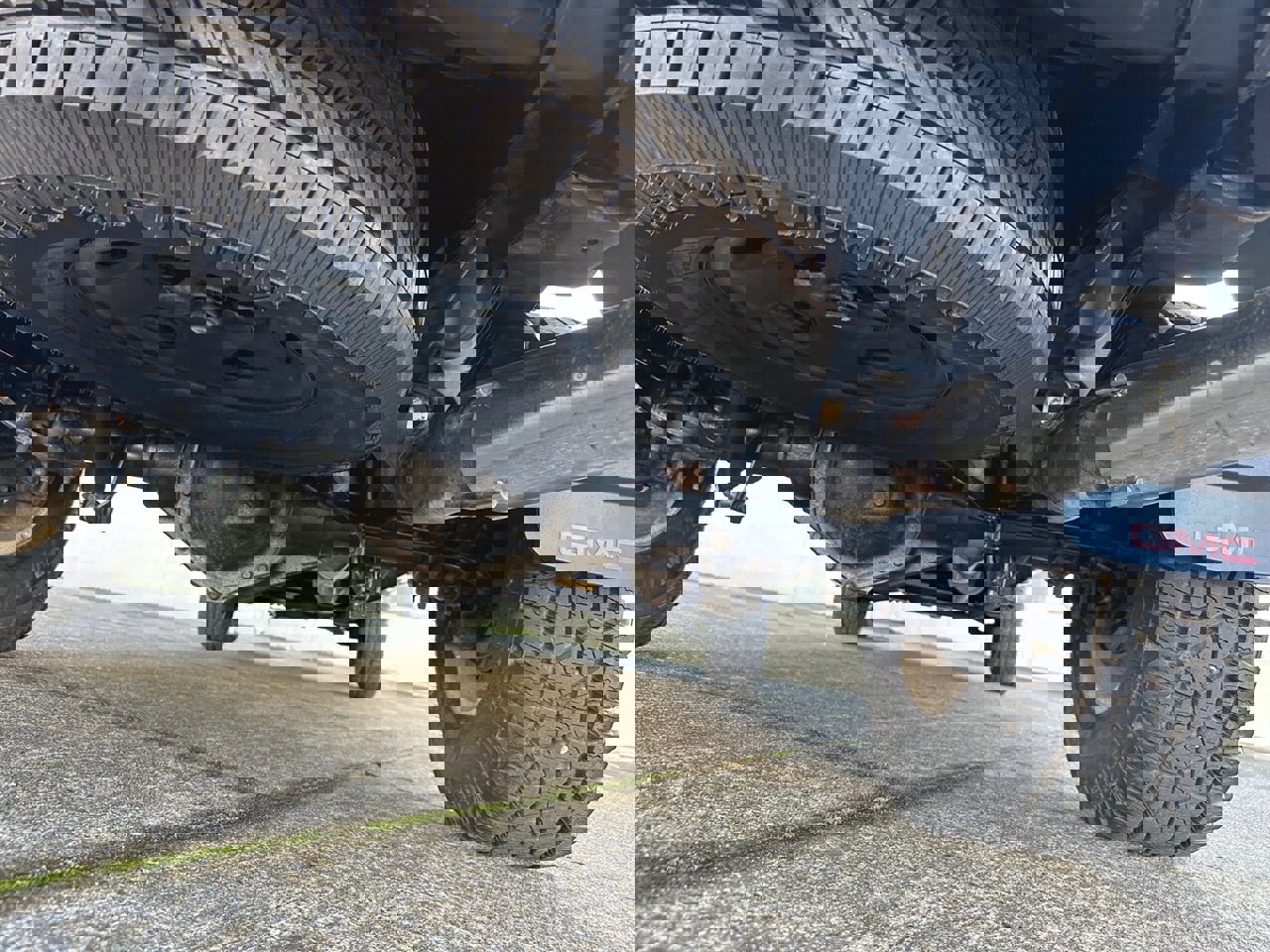 Used 2007 GMC Sierra 2500 SLE w/ Z71 Off-Road Package image 52