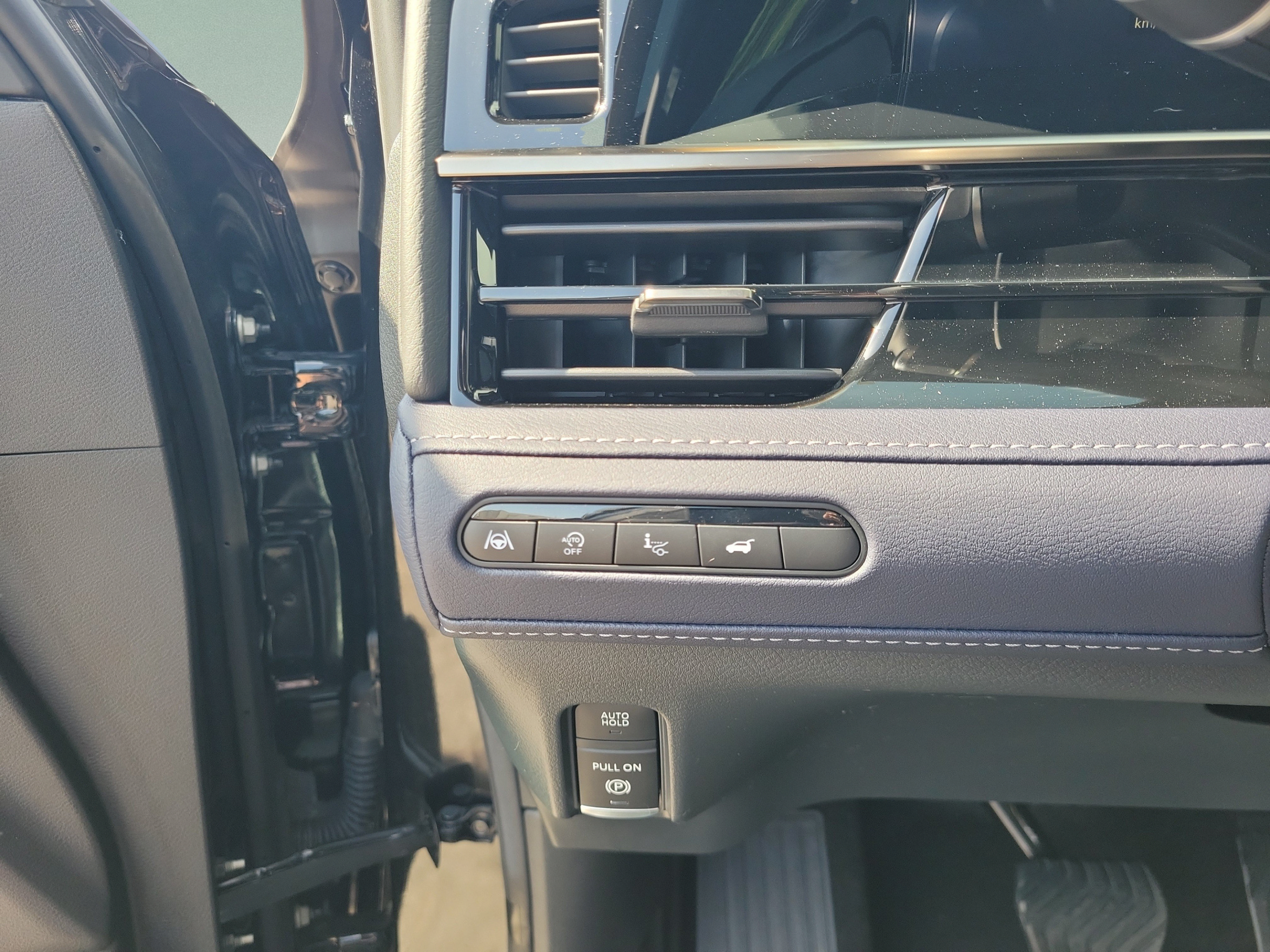 Certified 2026 INFINITI QX80 4WD w/ Sport Exterior Package image 22