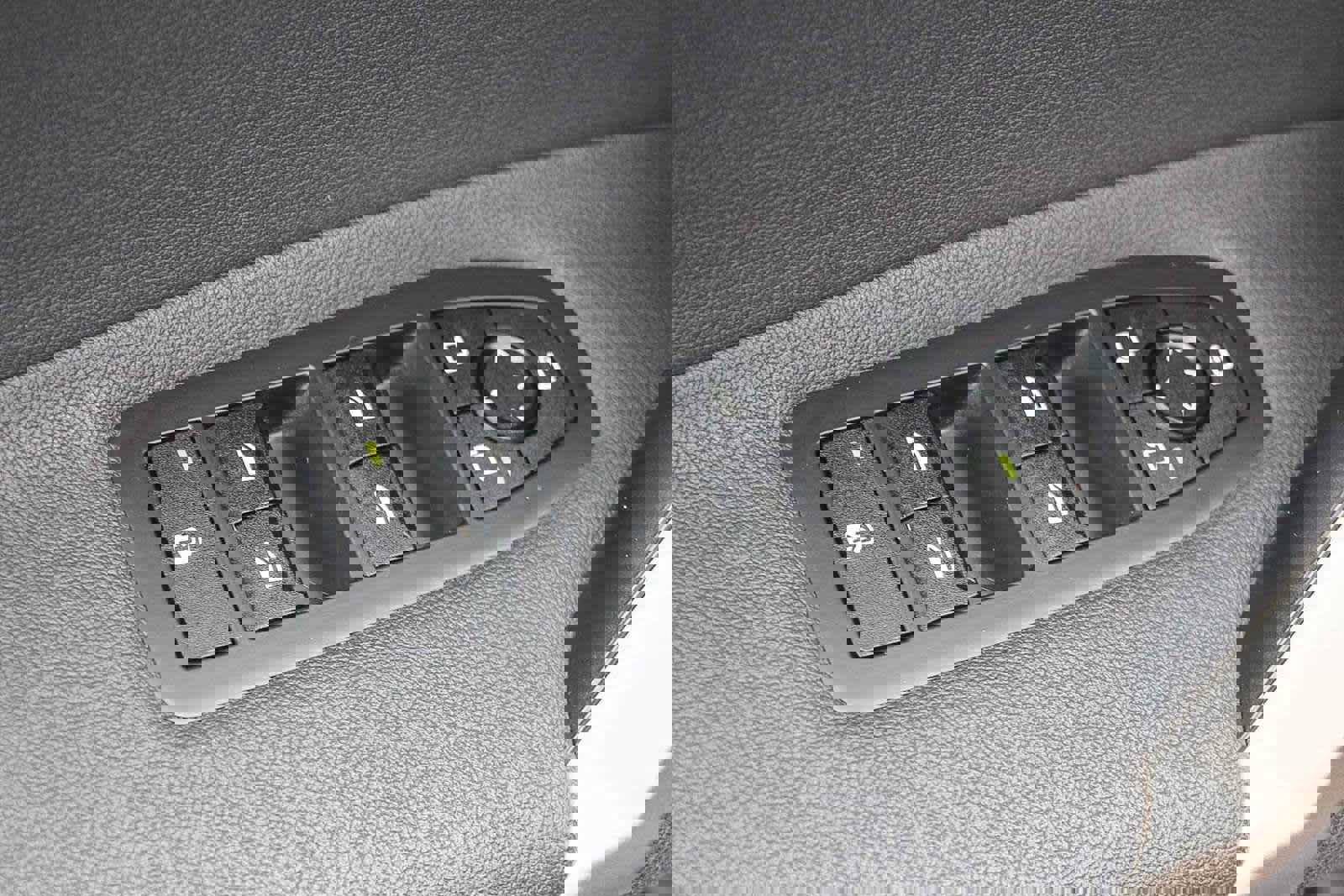 Used 2025 BMW iX xDrive50 image 20