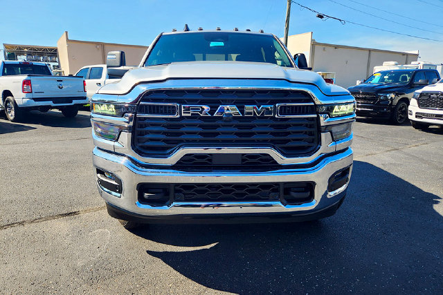 New 2027 RAM 2500 Tradesman AWD/4WD image 2