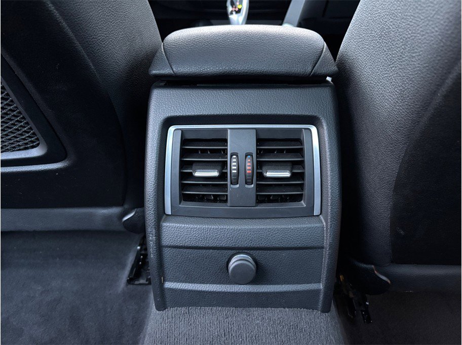 Used 2017 BMW 320i xDrive Sedan image 37