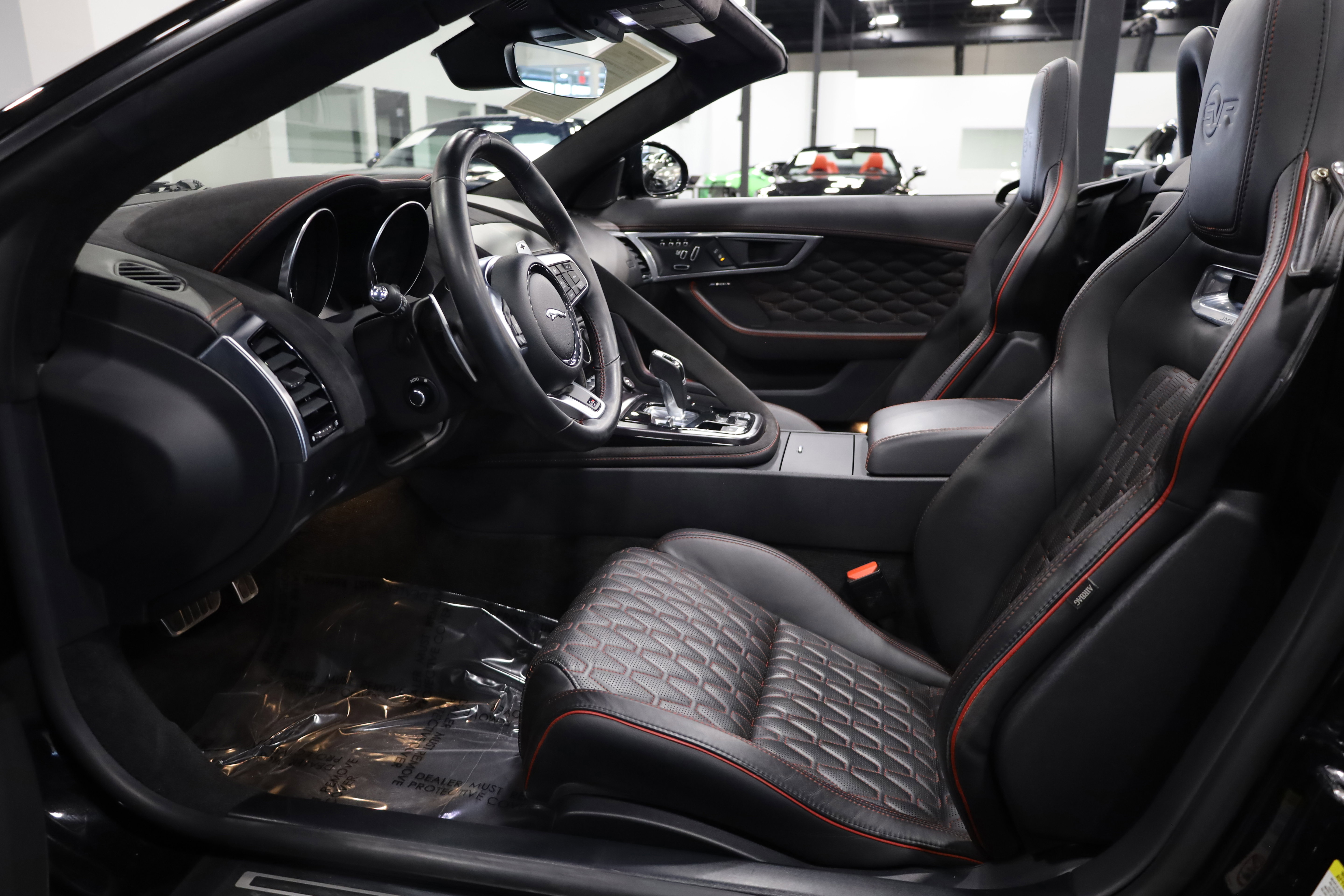 Used 2020 Jaguar F-TYPE SVR image 16