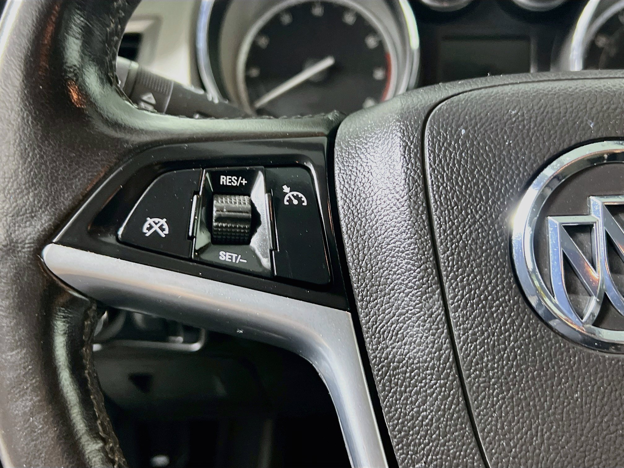 Used 2014 Buick Verano FWD image 18