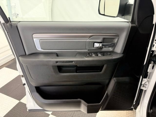 Used 2023 RAM 1500 Classic SLT AWD/4WD image 14