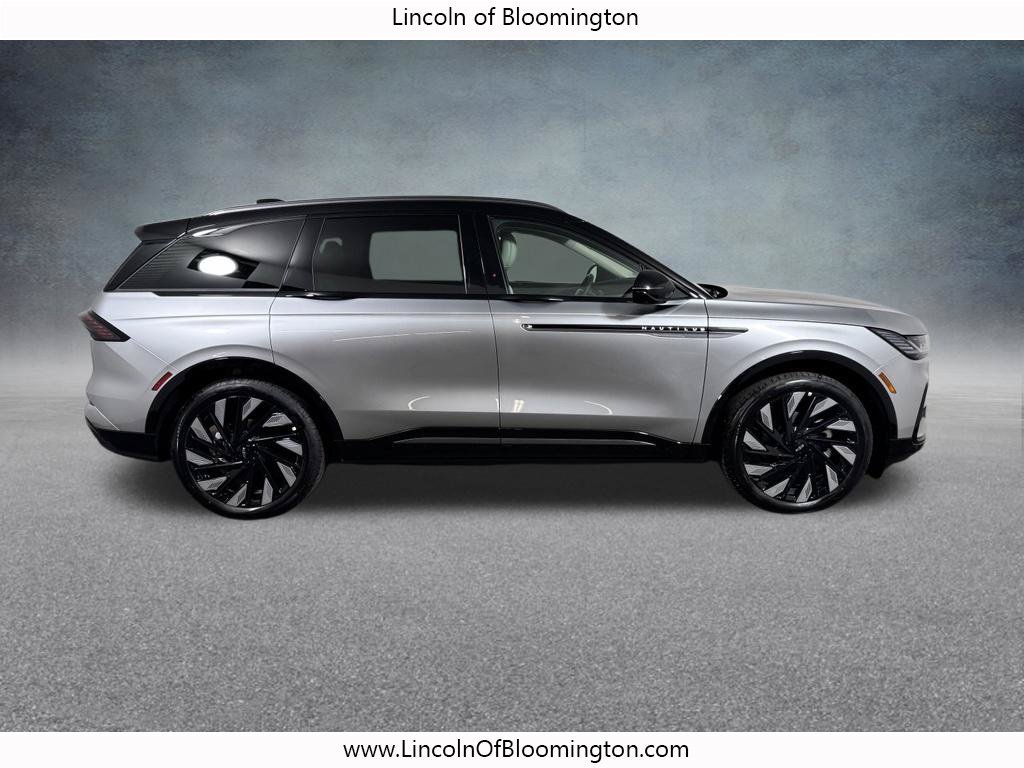New 2026 Lincoln Nautilus Reserve w/ Jet Appearance Package AWD/4WD image 8