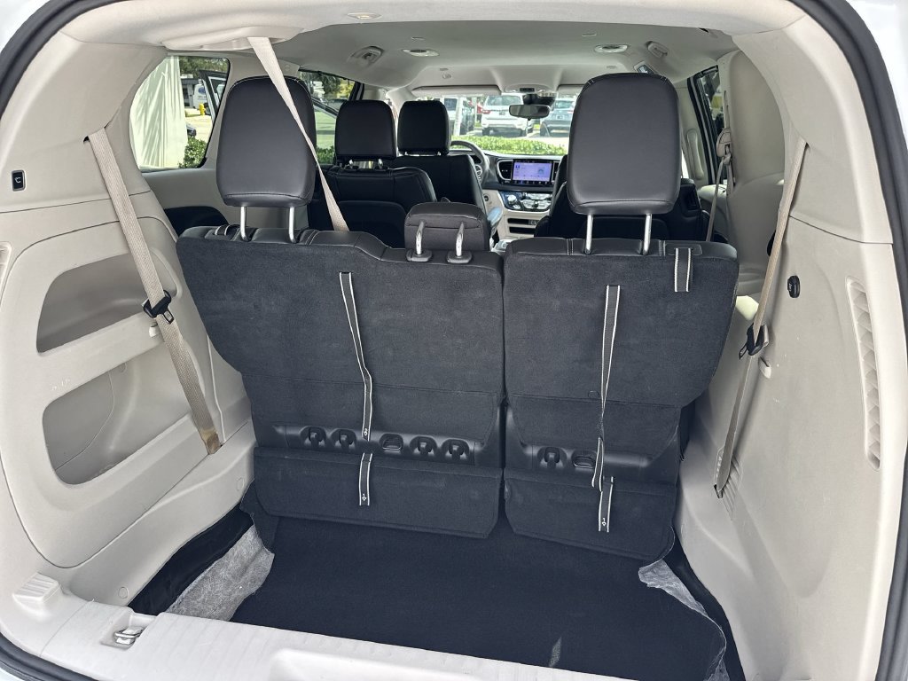 Used 2024 Chrysler Pacifica Touring-L FWD image 56