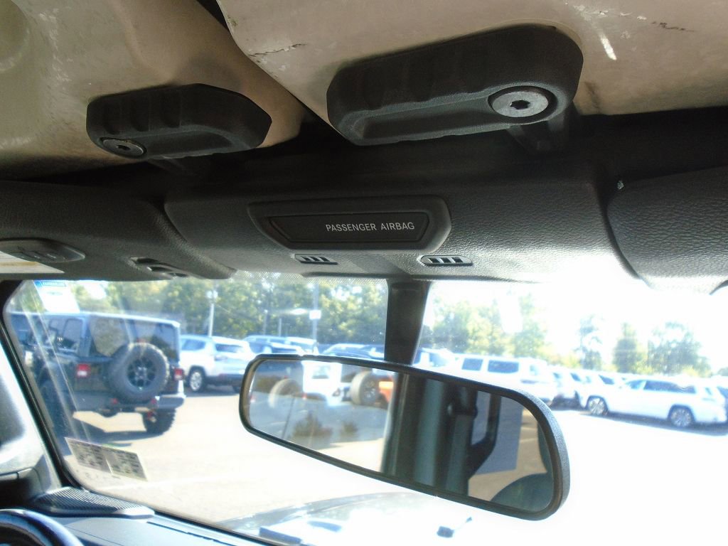 Certified 2021 Jeep Gladiator Willys image 19