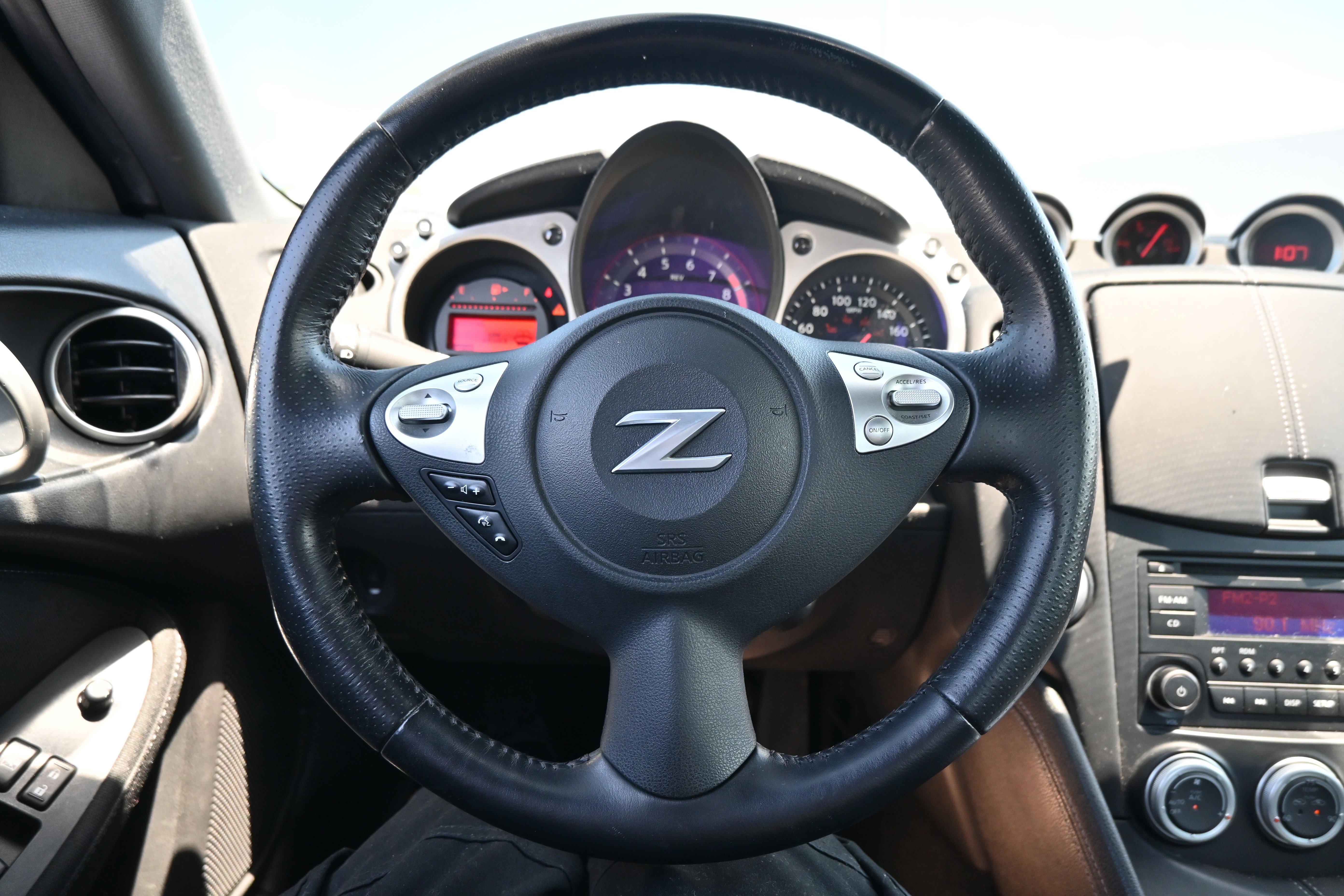 Used 2020 Nissan 370Z Coupe RWD image 7