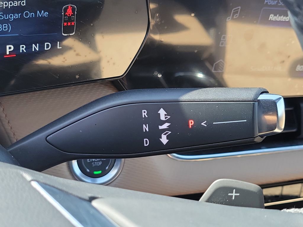 Used 2025 Chevrolet Equinox ACTIV w/ Convenience Package III image 32