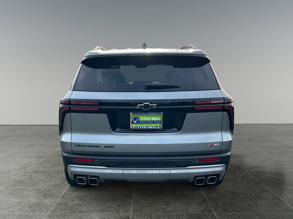 Used 2025 Chevrolet Traverse Z71 image 6