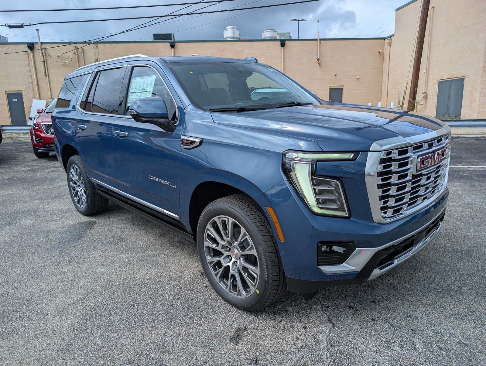 New 2026 GMC Yukon Denali w/ Denali Reserve Package AWD/4WD image 6