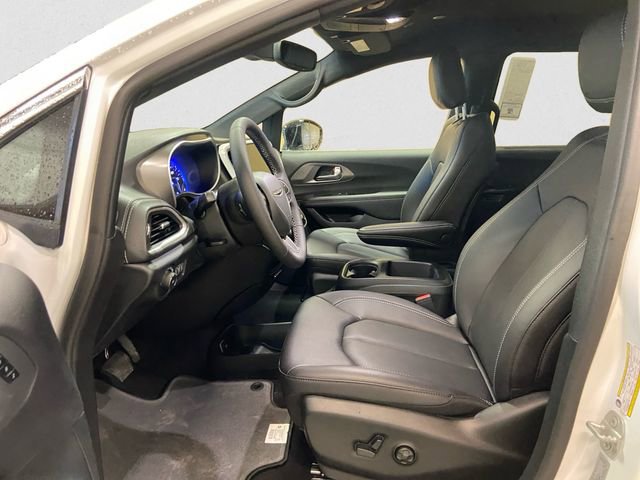 New 2026 Chrysler Pacifica Select image 10