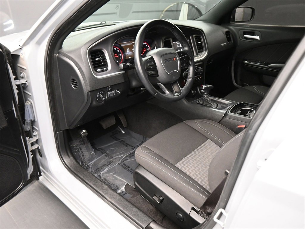 Used 2022 Dodge Charger SXT w/ Driver Convenience Group image 2