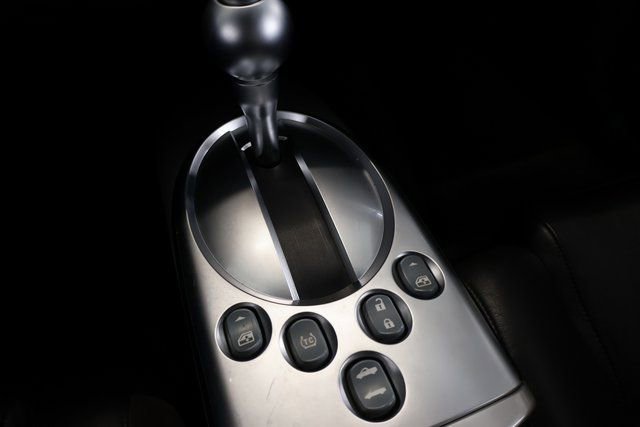 Used 2004 Chevrolet SSR w/ Preferred Equipment Group image 14